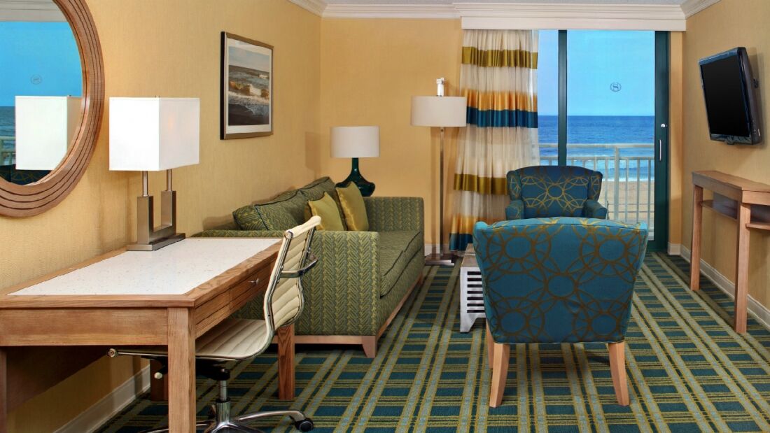 Sheraton Oceanfront Hotel Virginia Beach Exterior photo